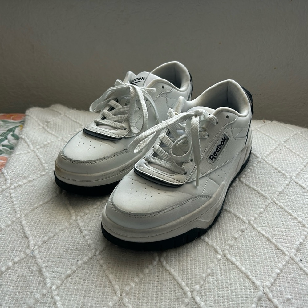 Rebook Women’s Tennis Shoes Black and White Size 8